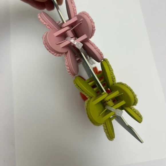 NWT 💚🧡🩷 Piper K Hair Claw Clips set of 4 flowers knitted crochet - Picture 12 of 14